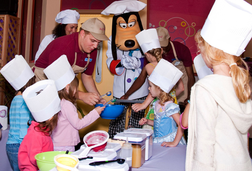 Kids preparing a dish at the Jr Chef event